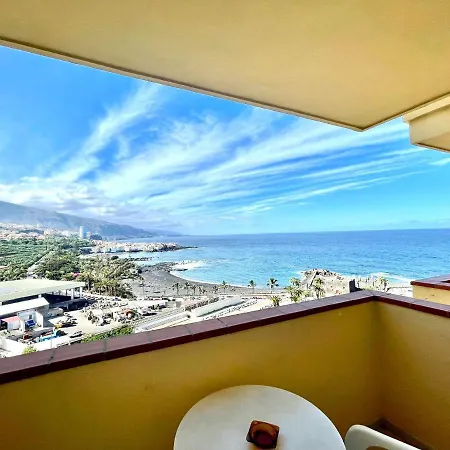 Apartment With Ocean Views In Playa Jardin In Puerto De La Cruz Appartement *