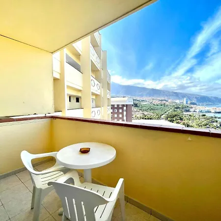 Apartment With Ocean Views In Playa Jardin In Puerto De La Cruz *