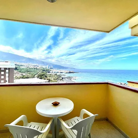 Apartment With Ocean Views In Playa Jardin In Puerto De La Cruz *