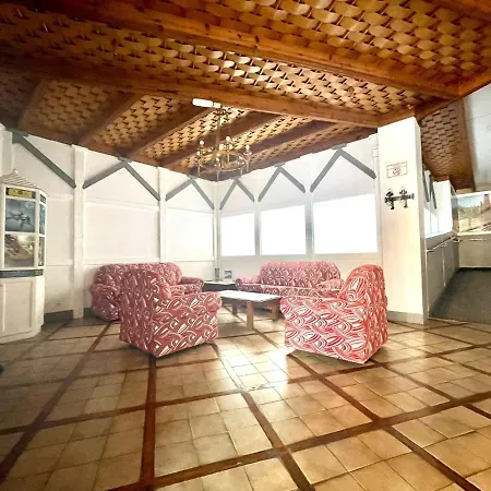 Apartment With Ocean Views In Playa Jardin In Puerto De La Cruz