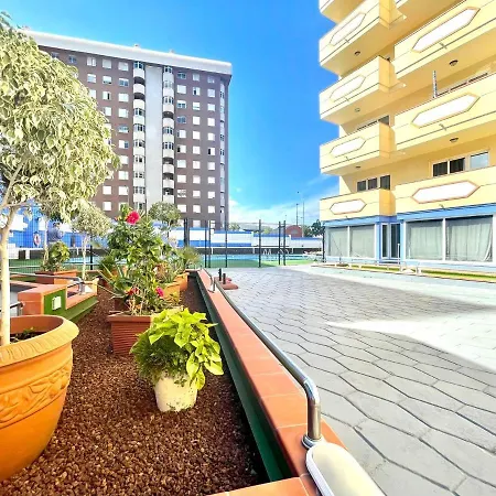 Apartment With Ocean Views In Playa Jardin In Puerto De La Cruz Appartement